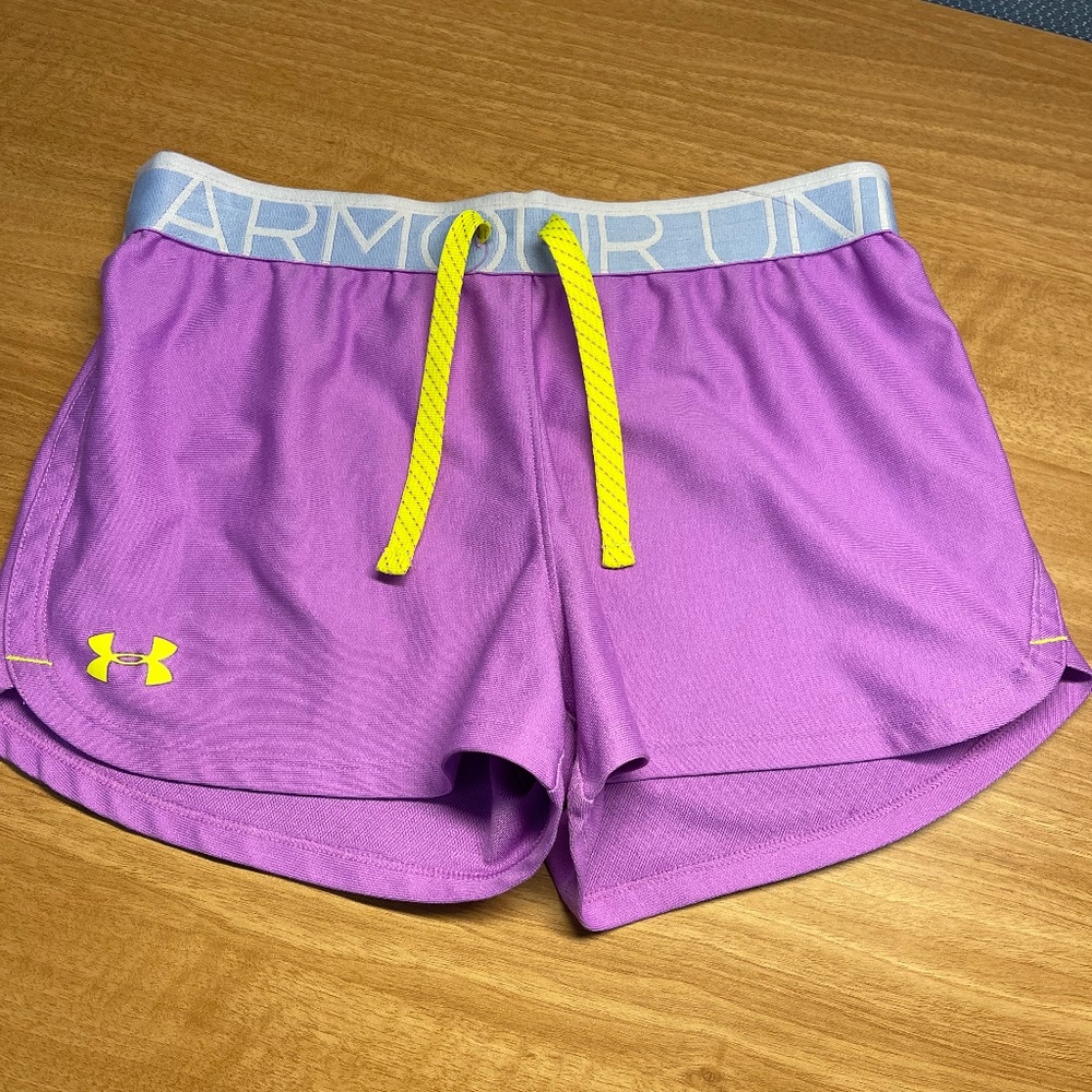 Girls Under Armour Shorts Size L